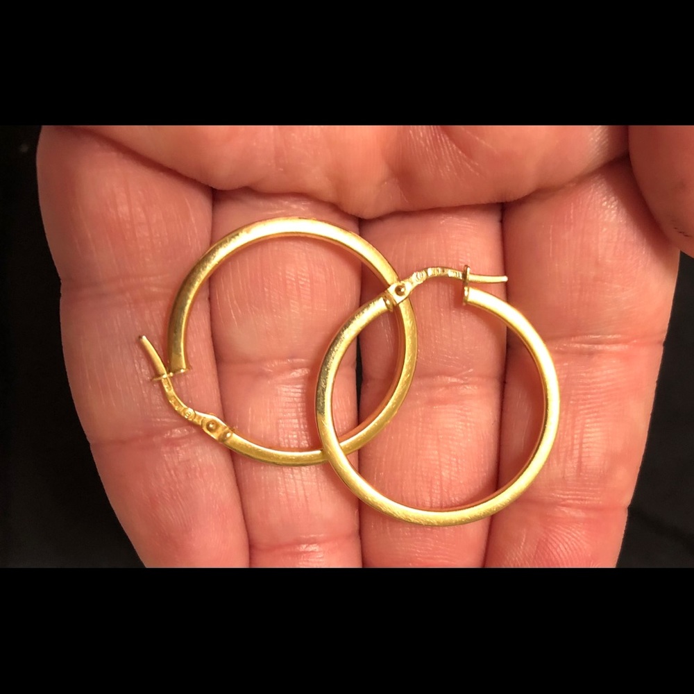 10k gold hoop earrings ❤️